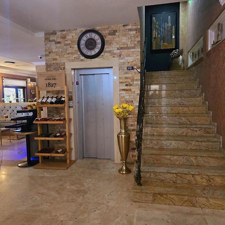 Hotel Yarus Ploiesti Exterior photo