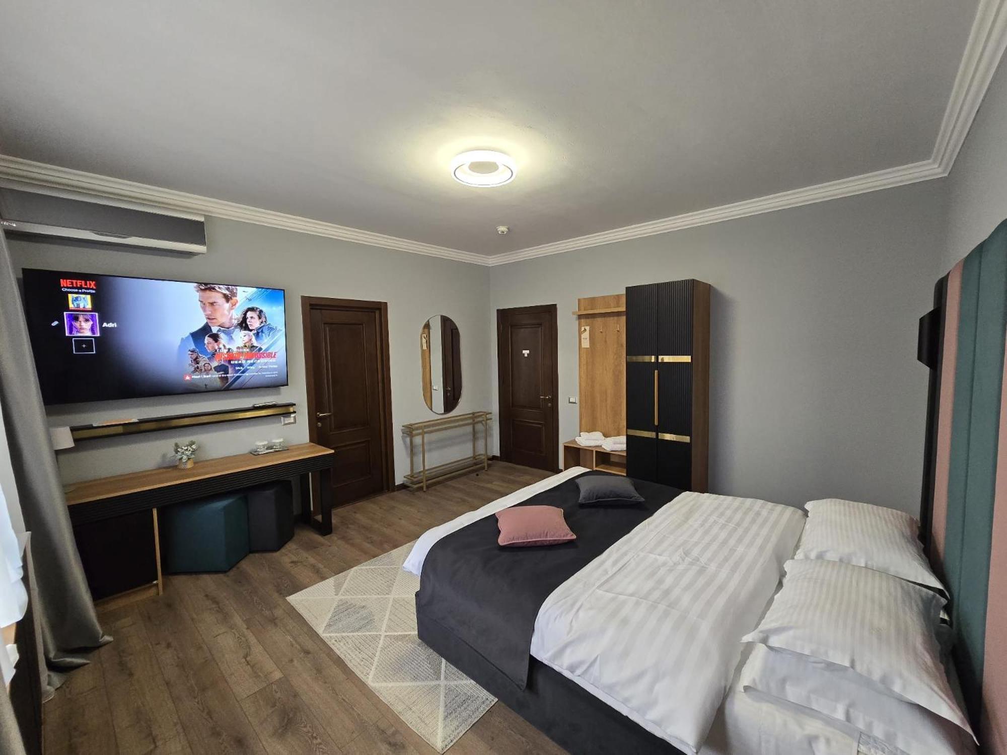 Hotel Yarus Ploiesti Exterior photo
